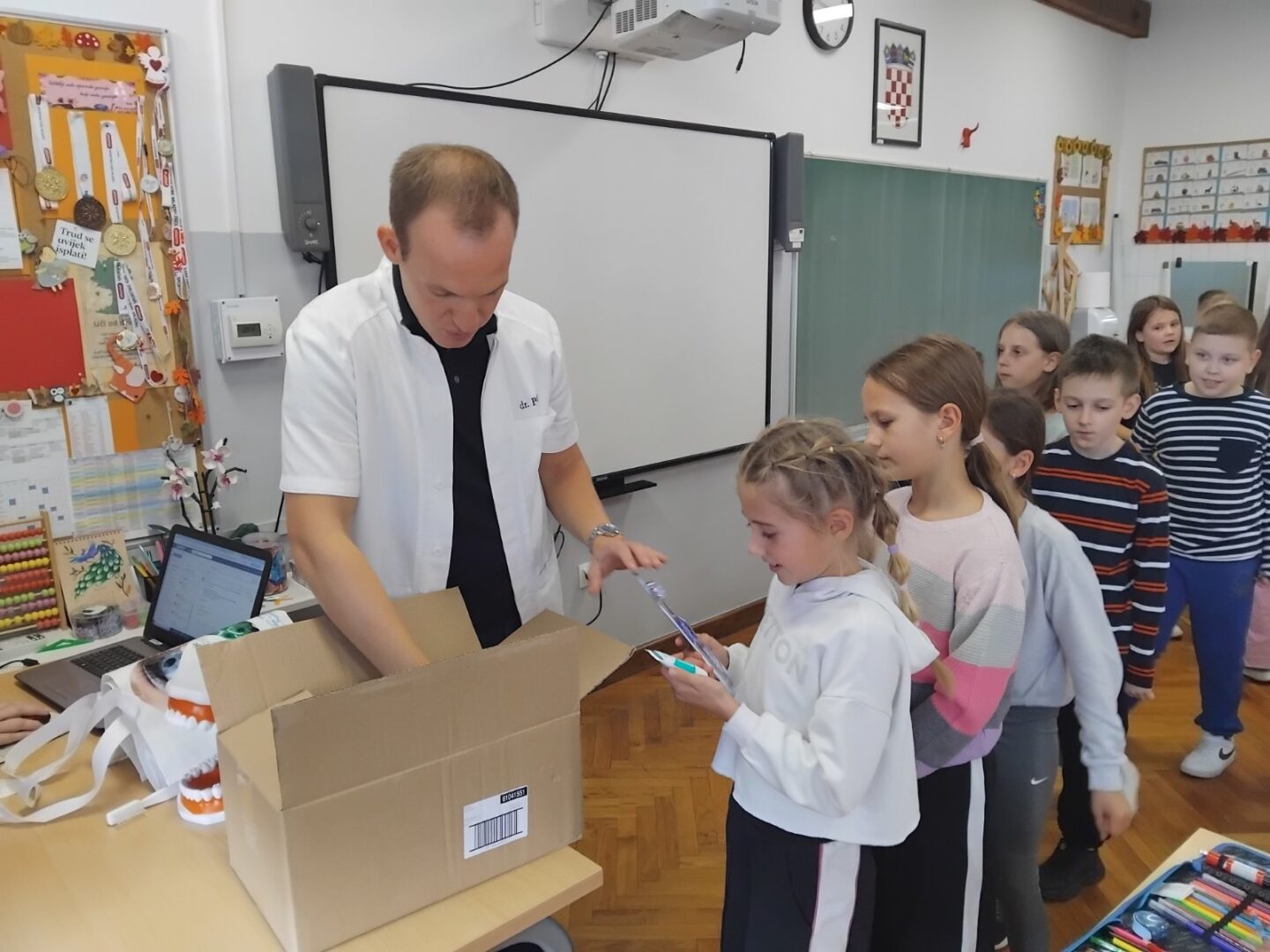 IMG-e74ca6984d71eff132792590cbb4cb64-V