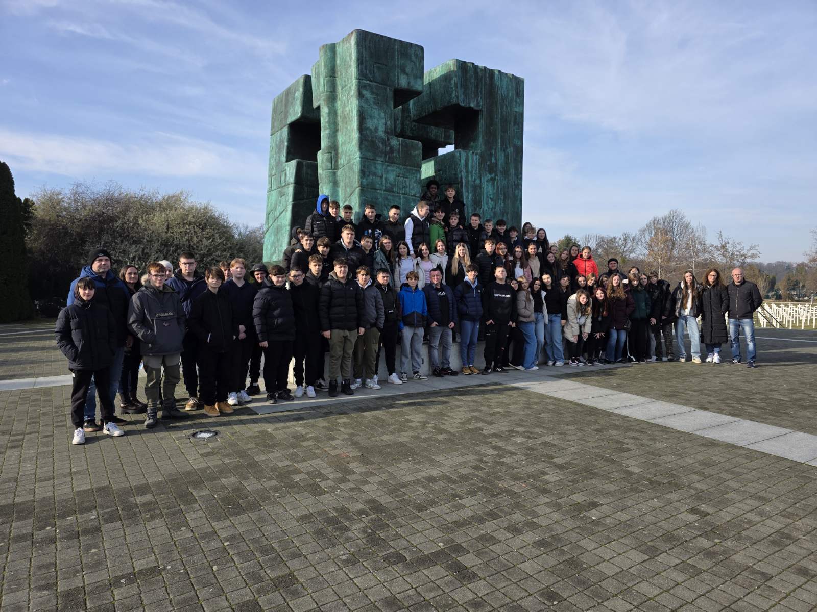 IMG-aed27058c486831f015a12fdd5b3a338-V